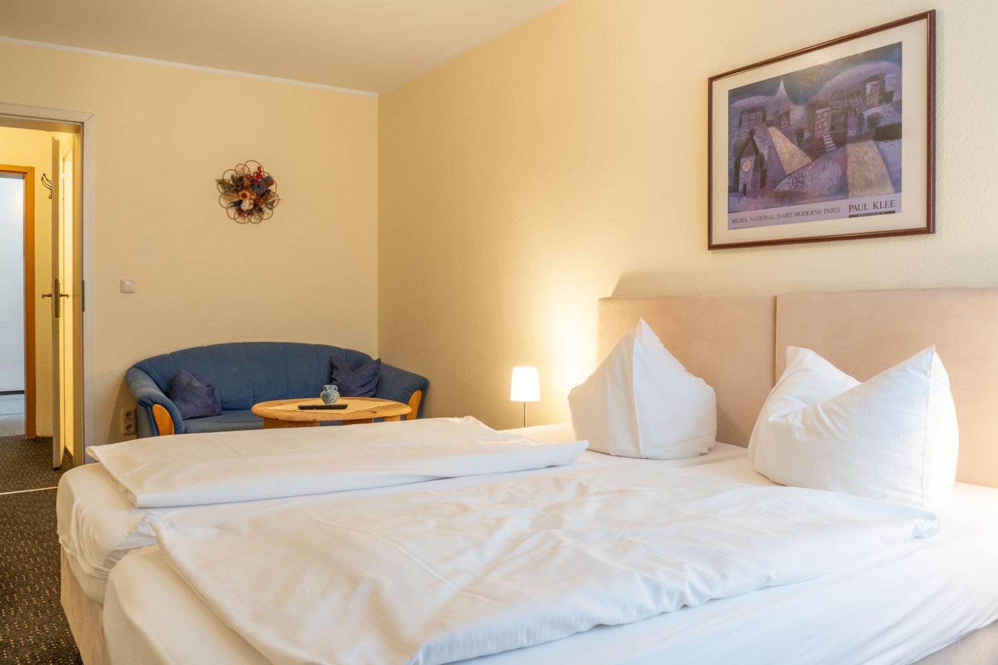 Saalfeld Saale Pension & Ferienwohnungen Toepferstueb'L מראה חיצוני תמונה