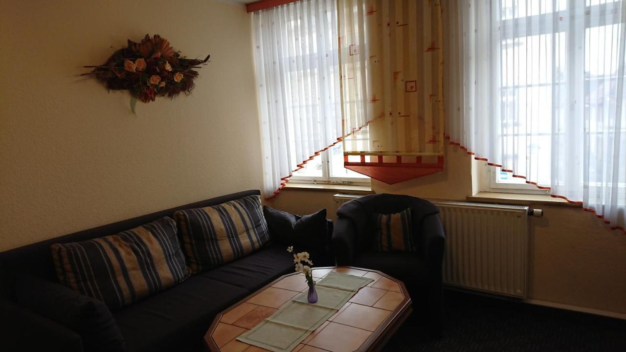 Saalfeld Saale Pension & Ferienwohnungen Toepferstueb'L מראה חיצוני תמונה