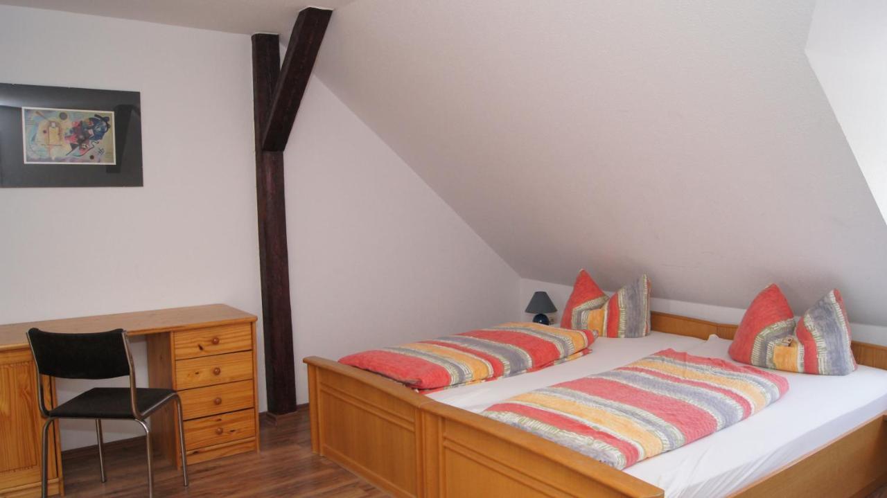 Saalfeld Saale Pension & Ferienwohnungen Toepferstueb'L מראה חיצוני תמונה